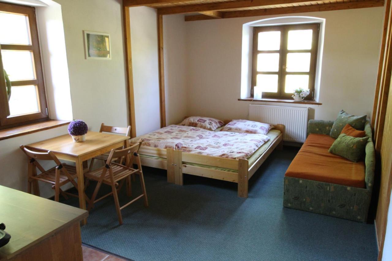 Penzion Stara Skola Vikantice Экстерьер фото